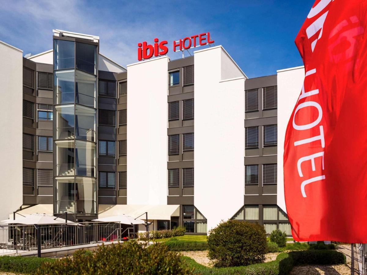 Ibis Lausanne Crissier Esterno foto