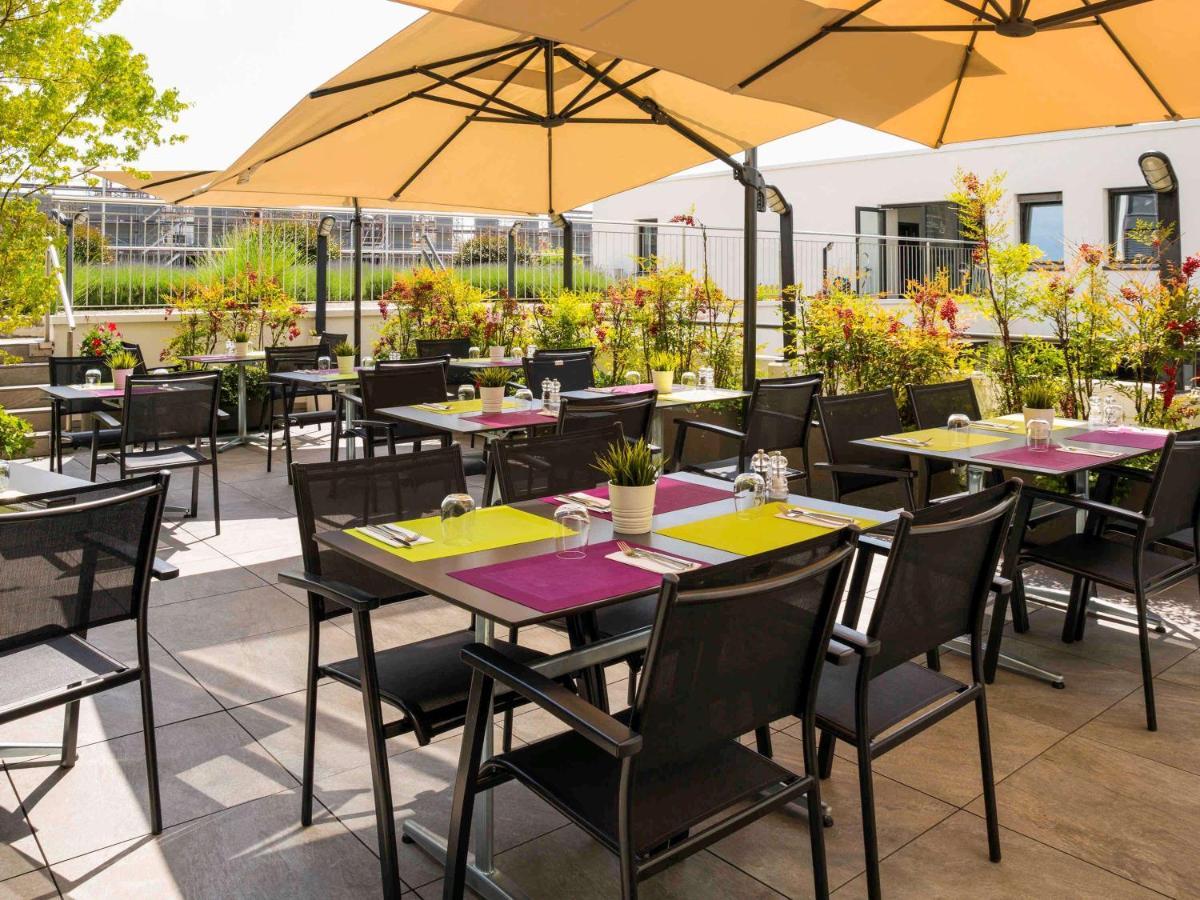 Ibis Lausanne Crissier Esterno foto