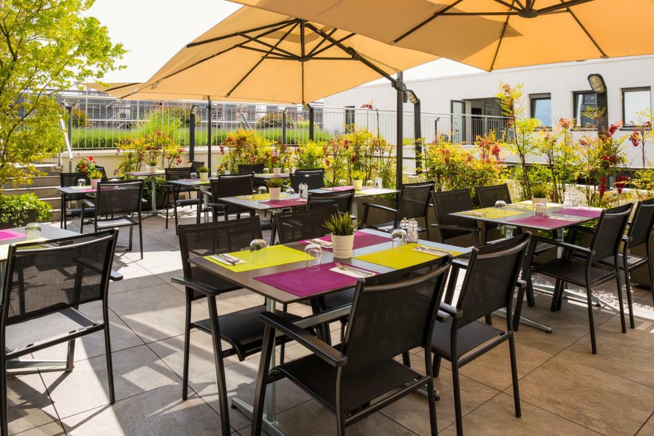 Ibis Lausanne Crissier Esterno foto